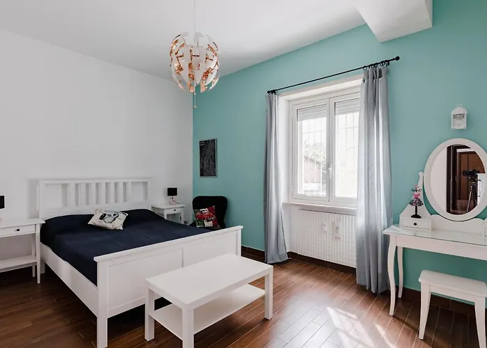 Scarfoglio Apartment, 4 Persone, 2 Camere, Balcone, Wi-fi, Stazione Tiburtina דירה *