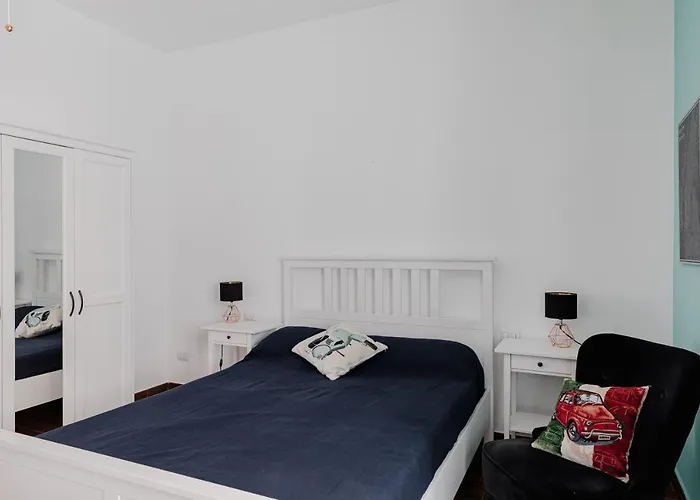 Scarfoglio Apartment, 4 Persone, 2 Camere, Balcone, Wi-fi, Stazione Tiburtina דירה *